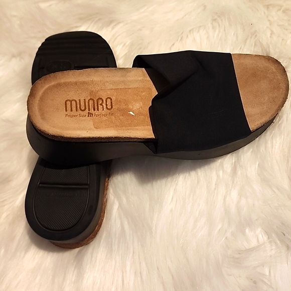 Munro Women's Sandals Size 8 Wide Black Open Toe Slip On Nalia Slides - Picture 3 of 5